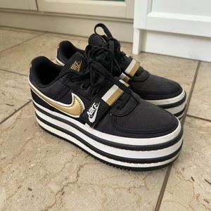 Nike vandal 37